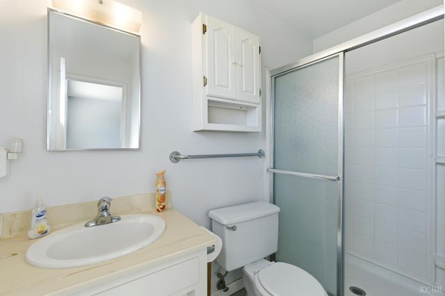 1165 S 12th Ave, Hanford, CA 93230