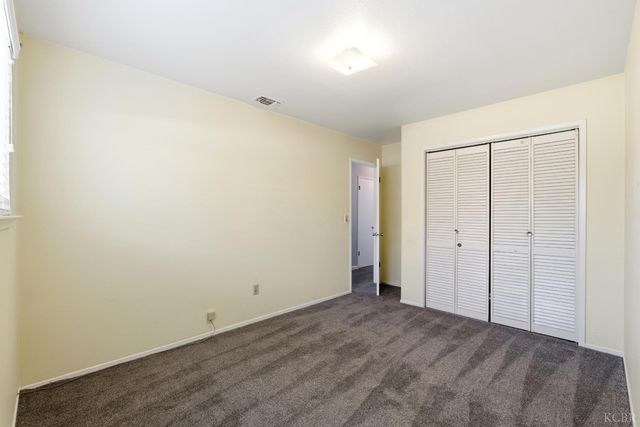 1165 S 12th Ave, Hanford, CA 93230