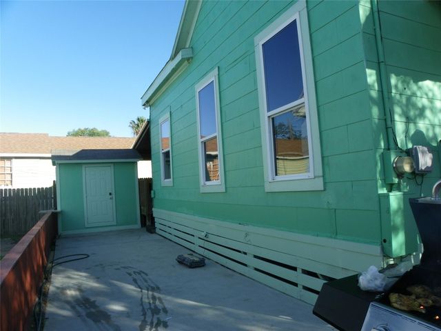 1106 40th Street, Galveston, TX 77550