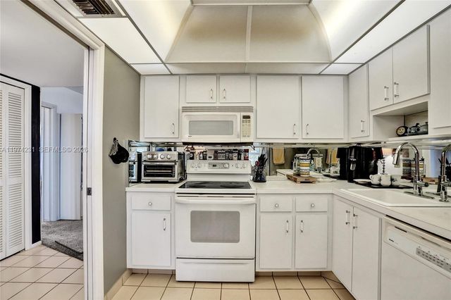 805 Cypress Blvd 512, Pompano Beach, FL 33069