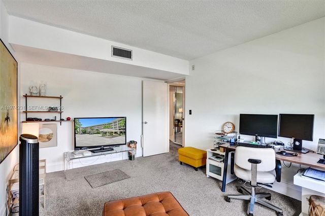 805 Cypress Blvd 512, Pompano Beach, FL 33069