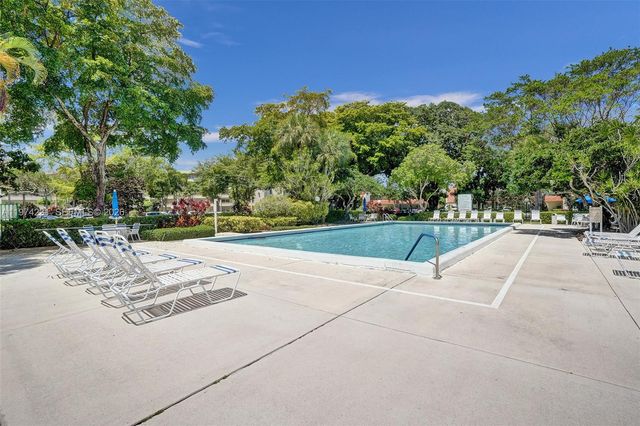 805 Cypress Blvd 512, Pompano Beach, FL 33069