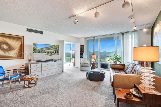 805 Cypress Blvd 512, Pompano Beach, FL 33069