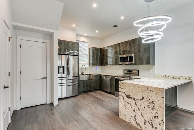 902 Montana St Unit 102, San Antonio, TX 78203