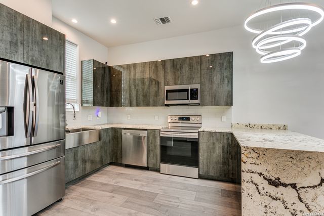 902 Montana St Unit 102, San Antonio, TX 78203