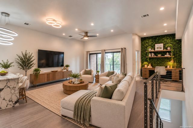 902 Montana St Unit 102, San Antonio, TX 78203