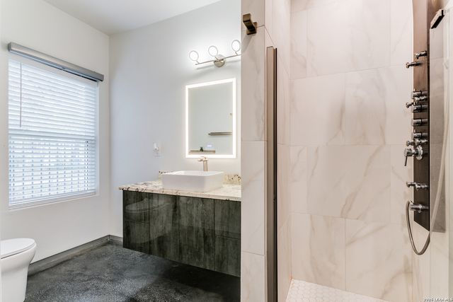 902 Montana St Unit 102, San Antonio, TX 78203