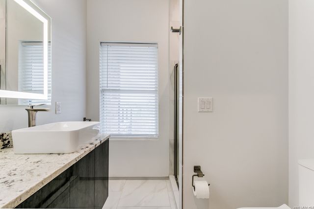 902 Montana St Unit 102, San Antonio, TX 78203