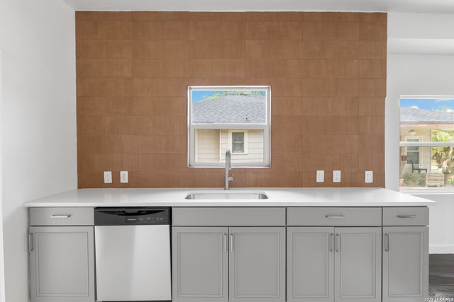 1144 Denver, San Antonio, TX 78210