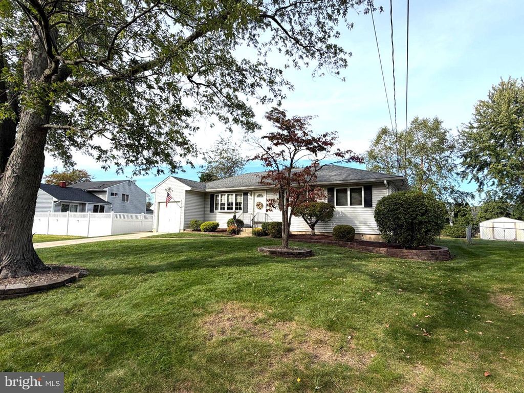 1012 ESTATES BLVD, HAMILTON, NJ 08690 — exterior