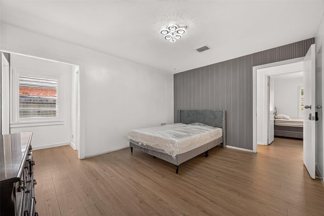 1914 Oaklawn Street, Sugar Land, TX 77498