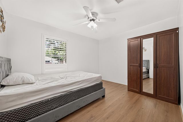 1914 Oaklawn Street, Sugar Land, TX 77498