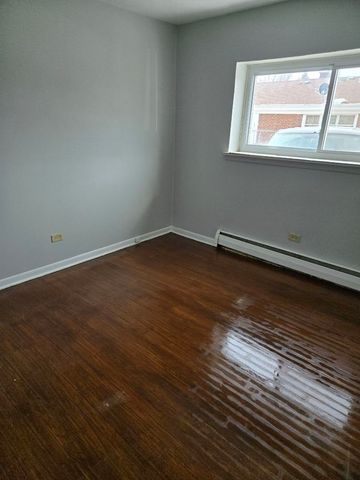 400 W Division Street 3, Villa Park, IL 60181