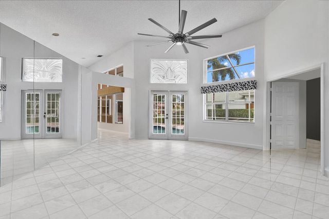 2869 Waters Edge Circle, Greenacres, FL 33413