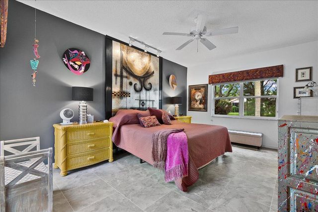 2869 Waters Edge Circle, Greenacres, FL 33413