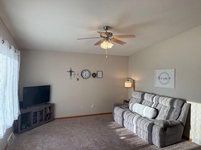 6802 Sunset Meadow Drive, Windsor, WI 53598