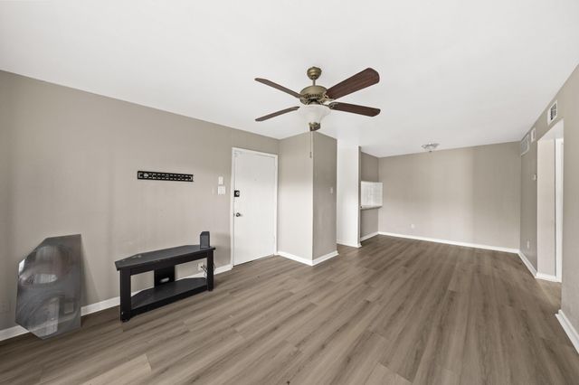 9090 S Braeswood Boulevard 75, Houston, TX 77074