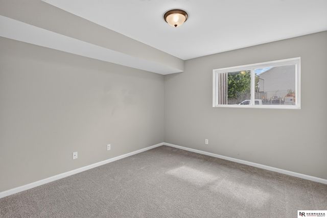 19604 V Street, Omaha, NE 68135