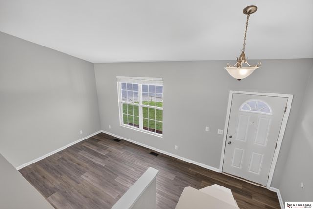 19604 V Street, Omaha, NE 68135