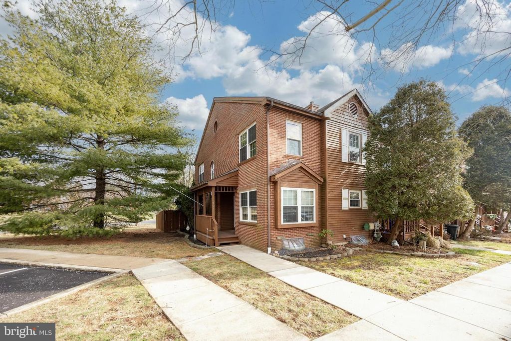 101 HONEYLOCUST CT, Collegeville, PA 19426