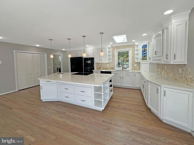 4958 LERCH DR, Shady Side, MD 20764