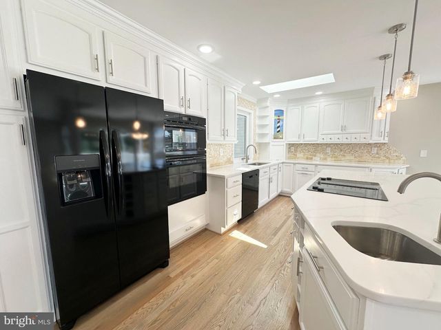 4958 LERCH DR, Shady Side, MD 20764