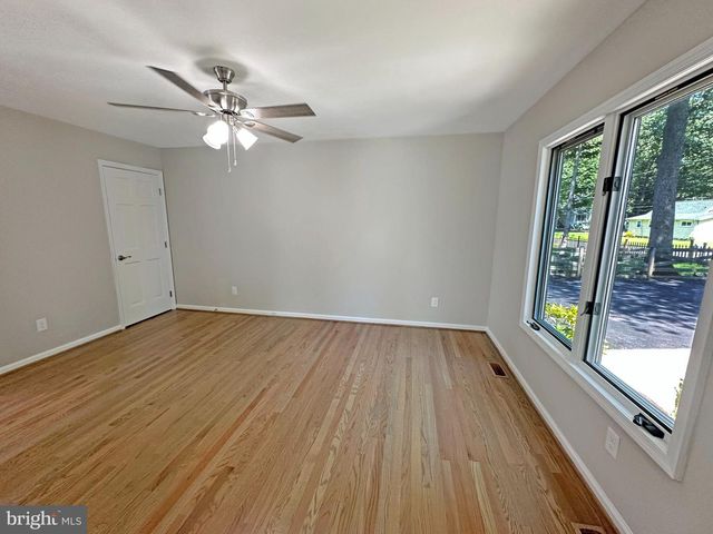4958 LERCH DR, Shady Side, MD 20764