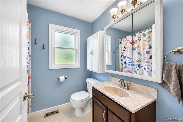 3852 N Lapeer Road, Lapeer, MI 48446