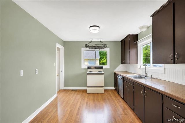 3852 N Lapeer Road, Lapeer, MI 48446