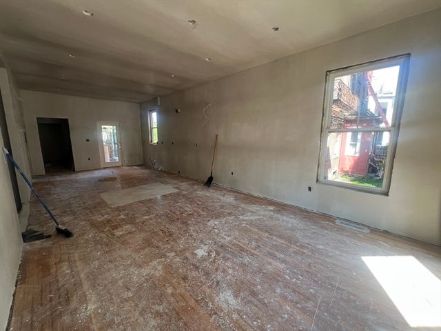 395 W 4th Street 1, Boston, MA 02127