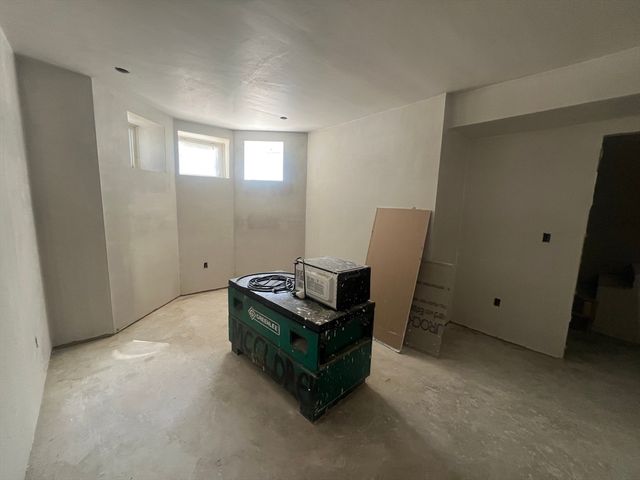 395 W 4th Street 1, Boston, MA 02127