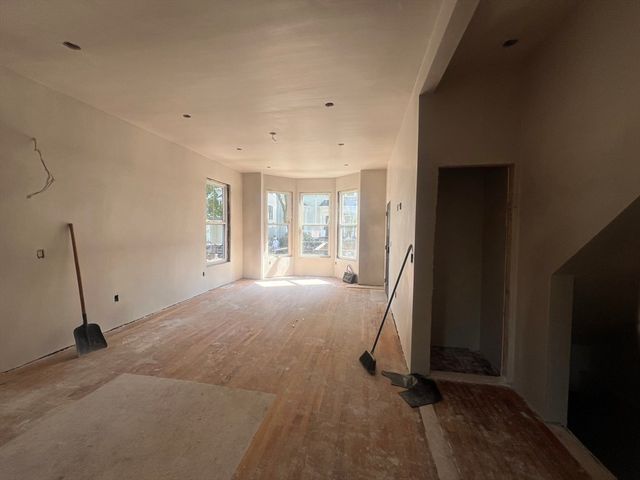395 W 4th Street 1, Boston, MA 02127