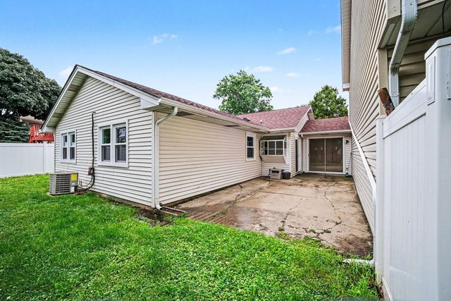 128 Majestic Drive, Lombard, IL 60148