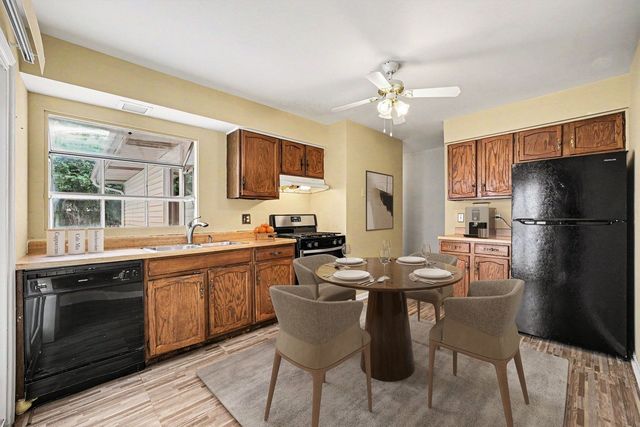 128 Majestic Drive, Lombard, IL 60148