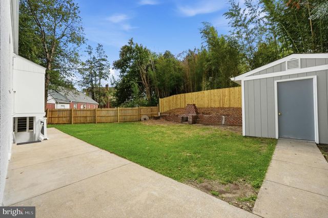 7200 WELLS PKWY, Hyattsville, MD 20782