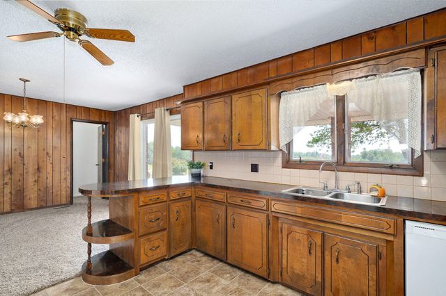 11281 Lawrence 2040, Miller, MO 65707