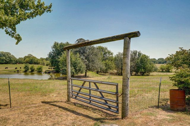 11281 Lawrence 2040, Miller, MO 65707