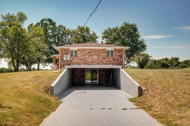 11281 Lawrence 2040, Miller, MO 65707