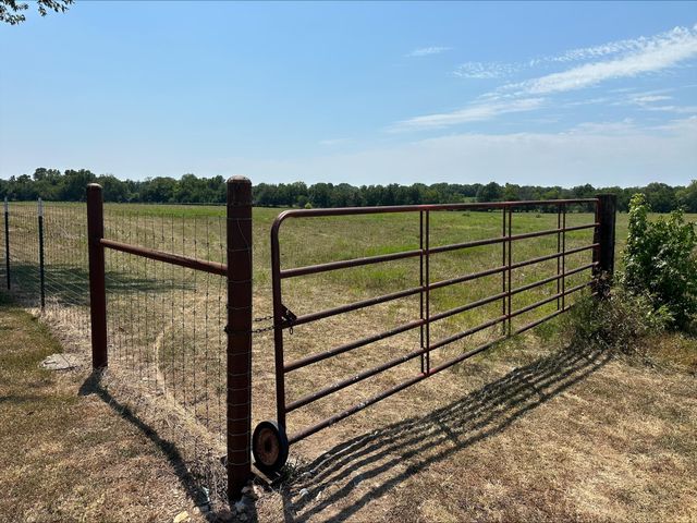 11281 Lawrence 2040, Miller, MO 65707