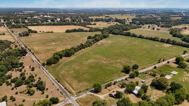 11281 Lawrence 2040, Miller, MO 65707