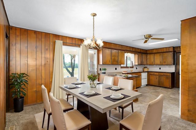 11281 Lawrence 2040, Miller, MO 65707