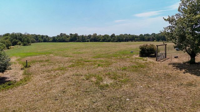 11281 Lawrence 2040, Miller, MO 65707