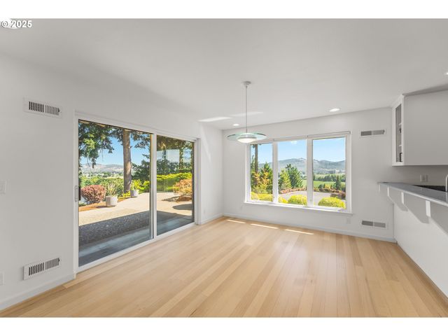 790 TRANQUIL Ln, Roseburg, OR 97471