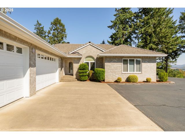 790 TRANQUIL Ln, Roseburg, OR 97471