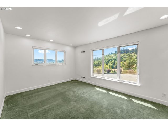 790 TRANQUIL Ln, Roseburg, OR 97471