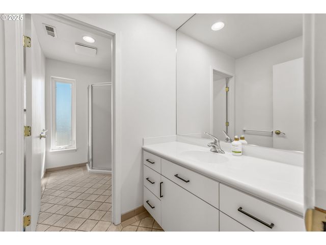 790 TRANQUIL Ln, Roseburg, OR 97471