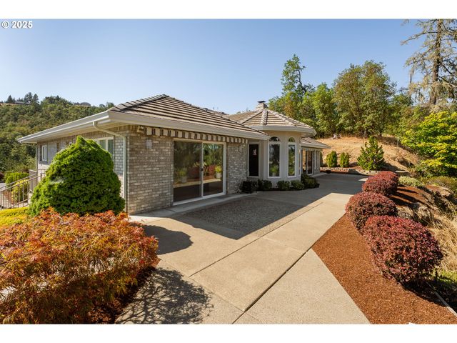 790 TRANQUIL Ln, Roseburg, OR 97471