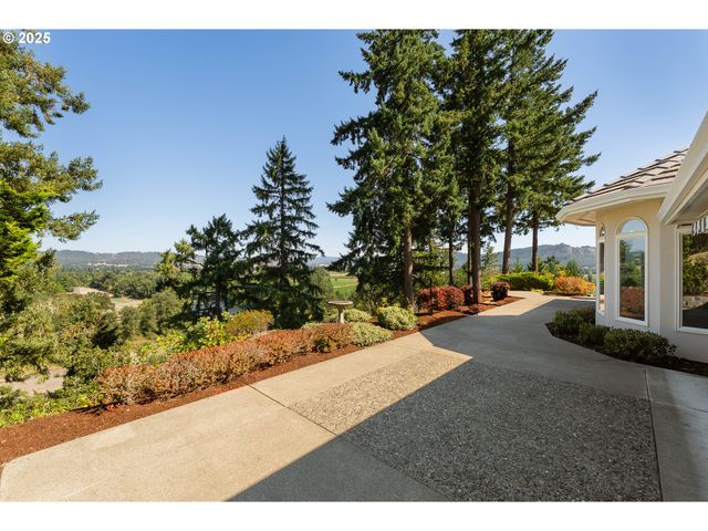 790 TRANQUIL Ln, Roseburg, OR 97471