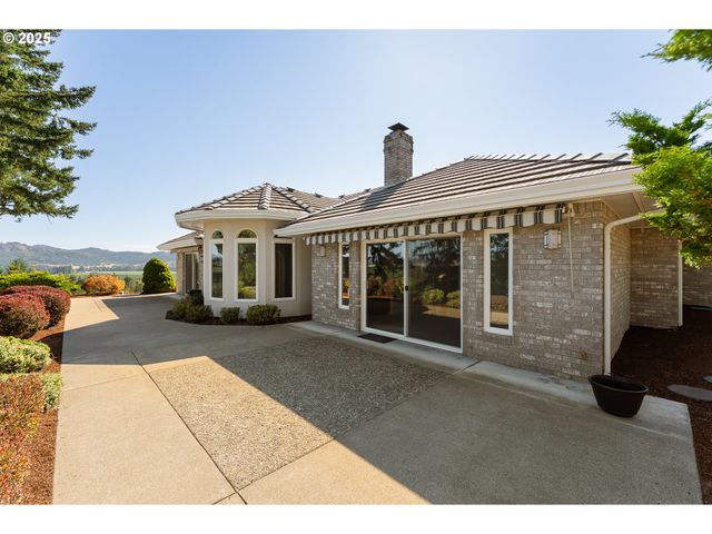 790 TRANQUIL Ln, Roseburg, OR 97471