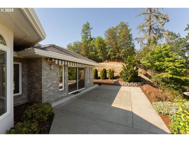 790 TRANQUIL Ln, Roseburg, OR 97471